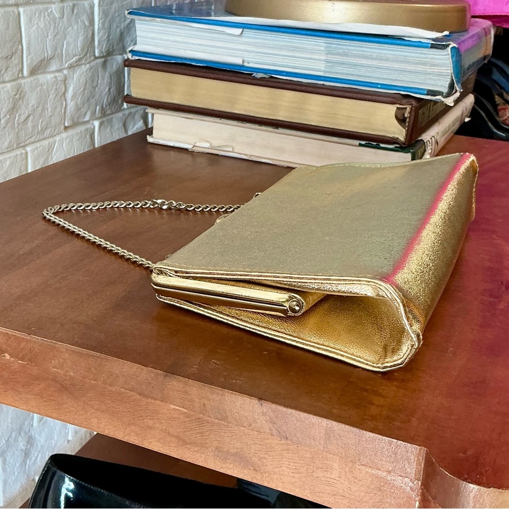 Vintage Gold Metallic Structured Evening Clutch Bag Chain Strap + Clasp Closure - Picture 8 of 13